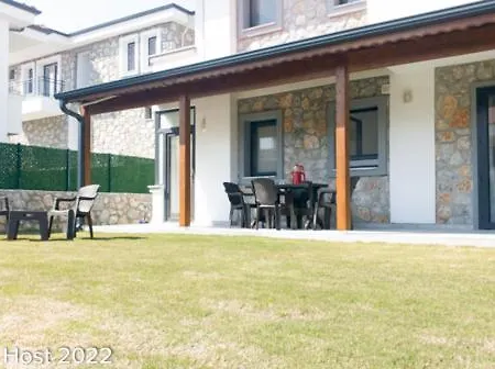Dom wakacyjny Beautiful House With Huge Garden